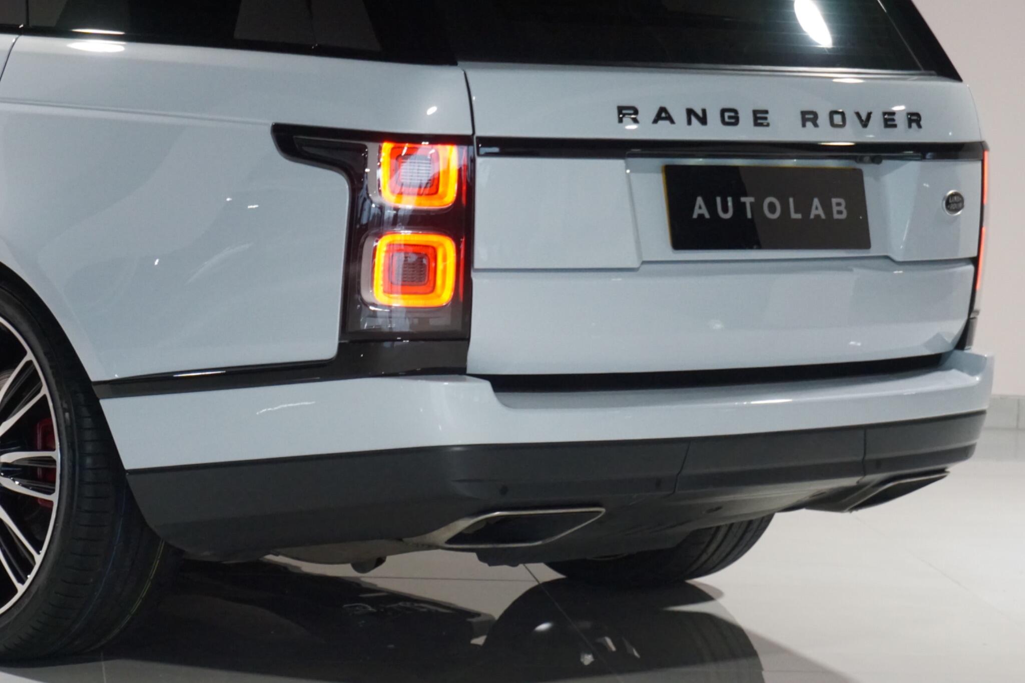 Land Rover Range Rover 2.0 P400e 13.1kWh Vogue SUV 5dr Petrol Plug-in Hybrid Auto 4WD Euro 6 (s/s) (404 ps)